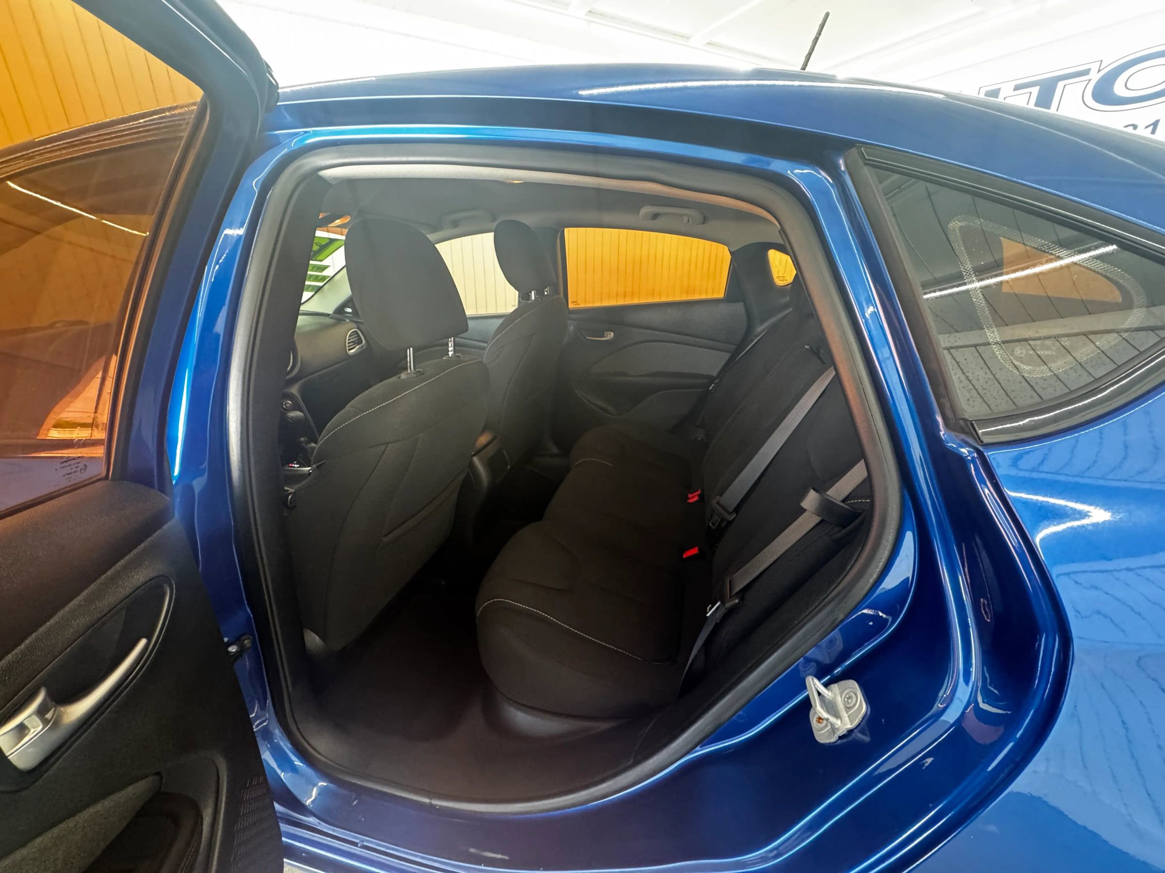 Used 2013 Dodge Dart SXT image 9