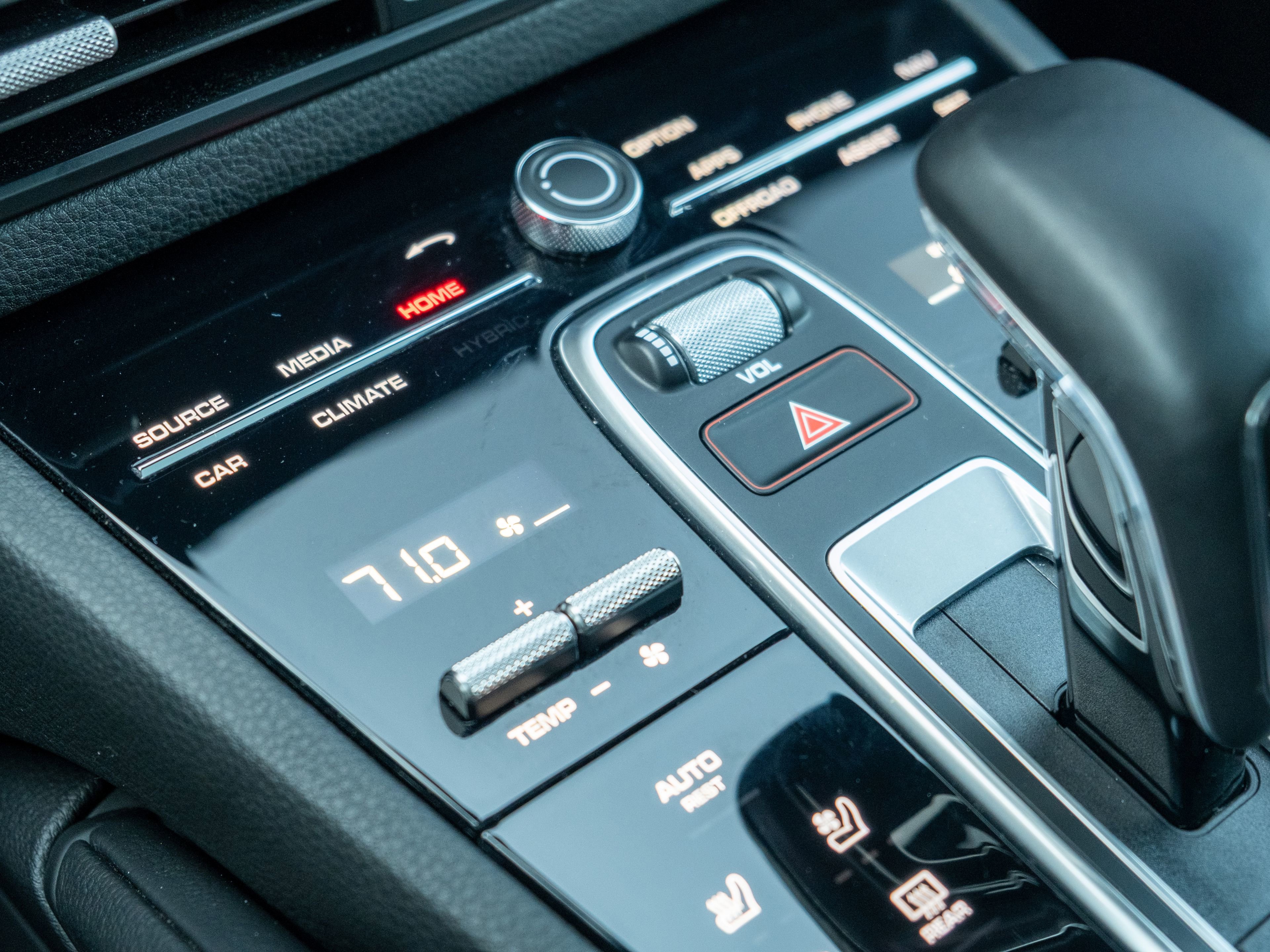 Certified 2023 Porsche Cayenne Coupe image 22