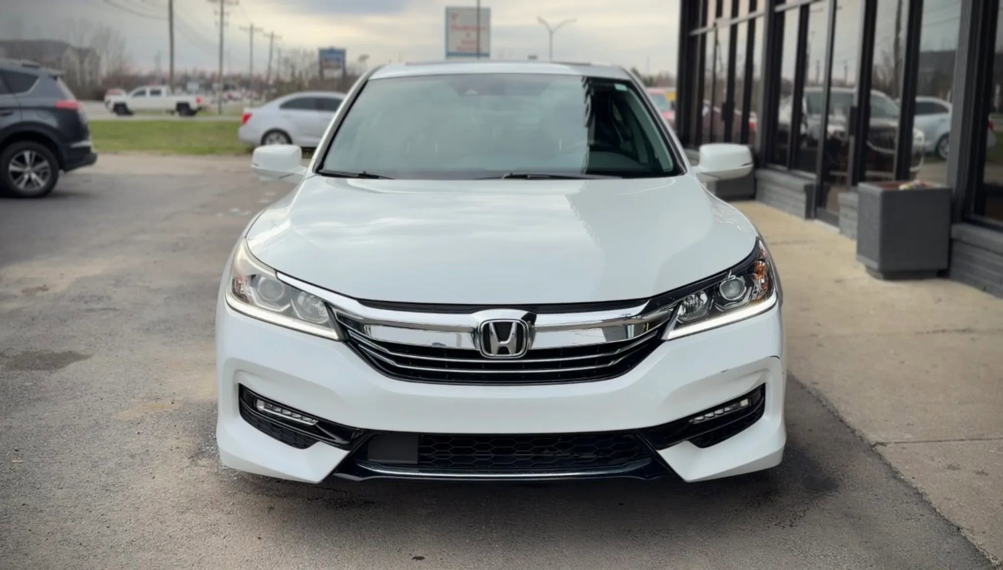 Used 2017 Honda Accord EX-L image 6