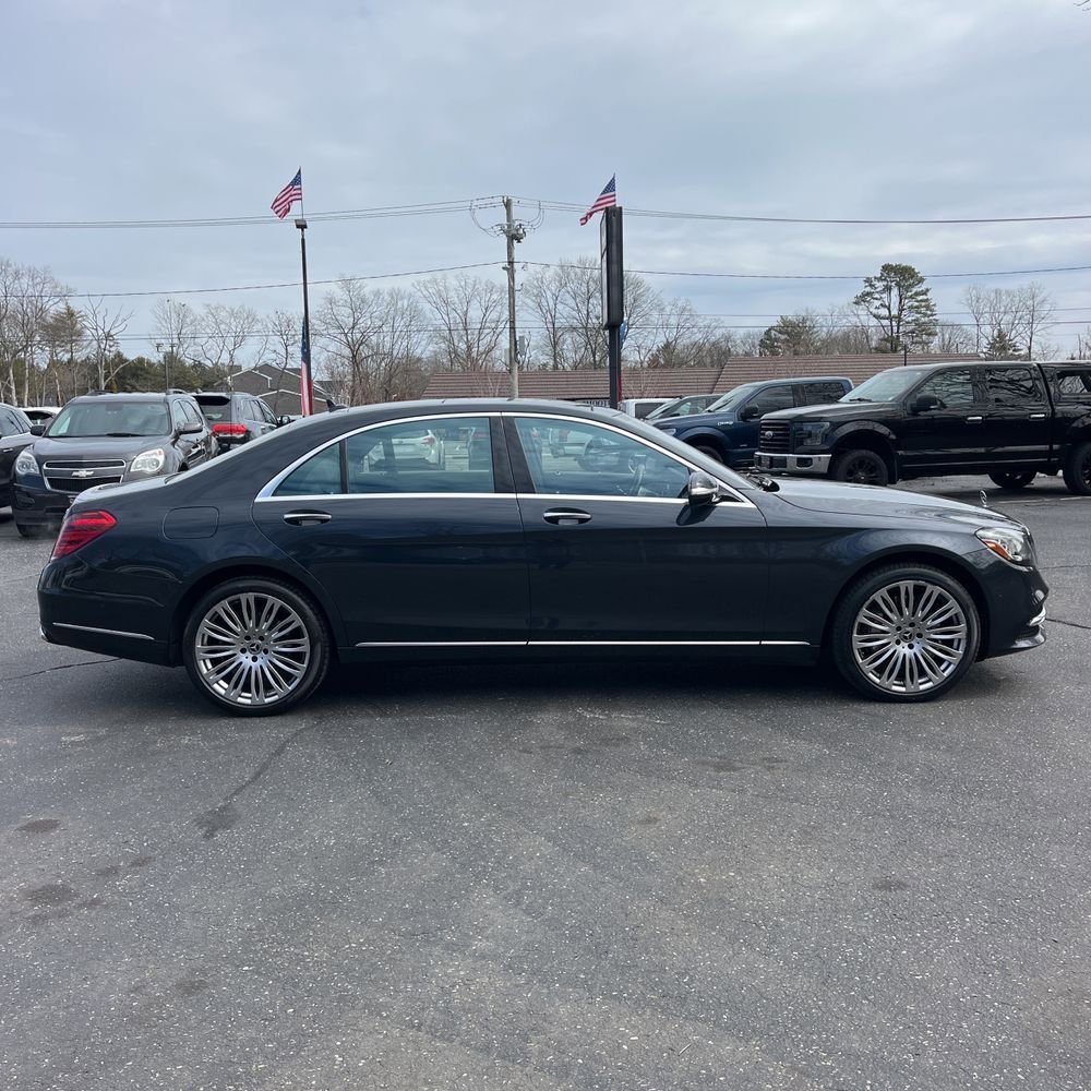 Used 2020 Mercedes-Benz S 560 4MATIC Sedan image 3