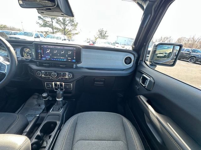 Used 2025 Jeep Wrangler Unlimited Sahara w/ Safety Group image 29