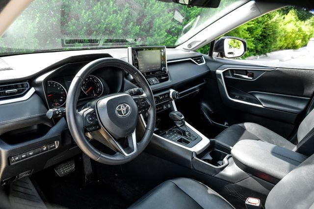 Used 2020 Toyota RAV4 XLE Premium AWD/4WD image 3