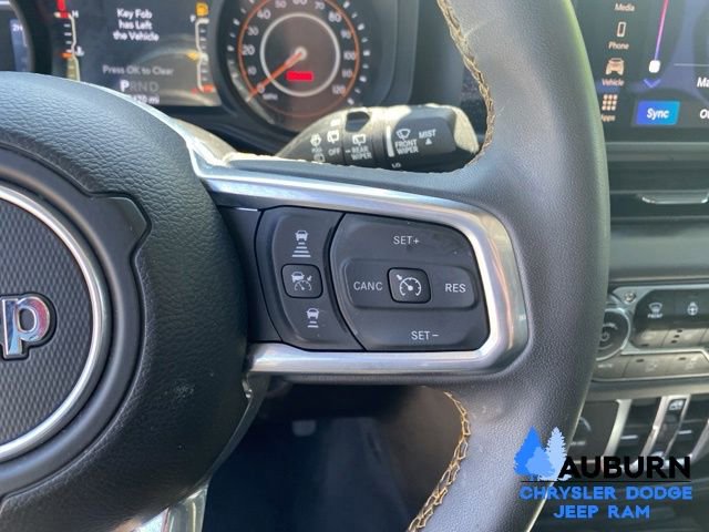 Used 2025 Jeep Wrangler Unlimited Sahara AWD/4WD image 35