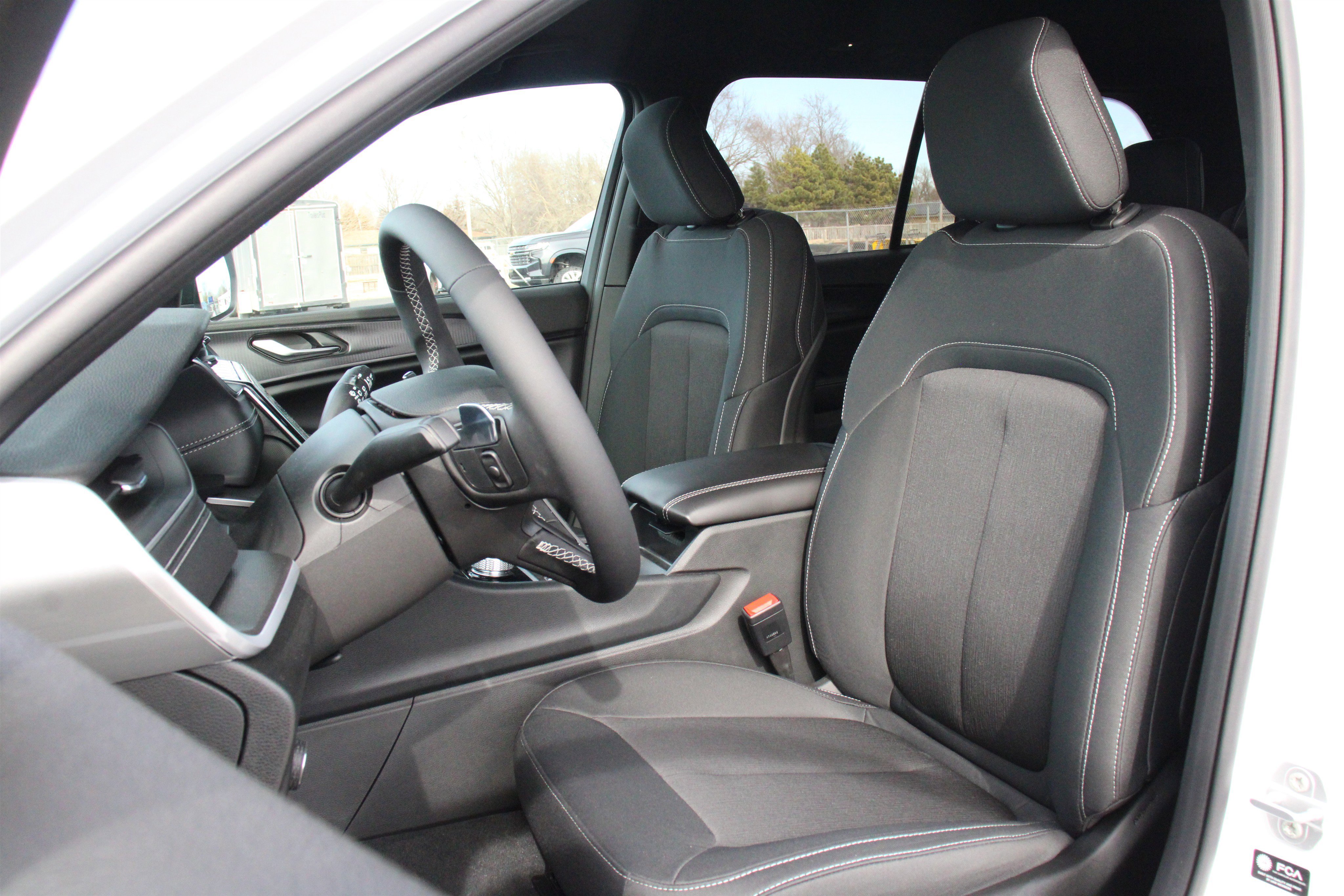 New 2025 Jeep Grand Cherokee Laredo w/ MOPAR Finishing Package image 5