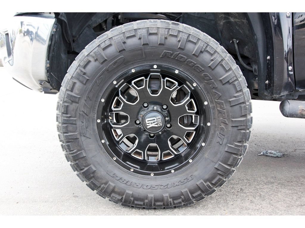 Used 2015 Toyota Tundra SR5 w/ SR5 Upgrade Package AWD/4WD image 30