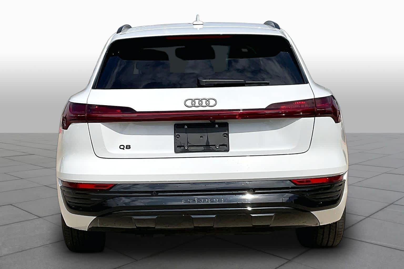Used 2024 Audi Q8 e-tron Prestige w/ Prestige Package AWD/4WD image 4