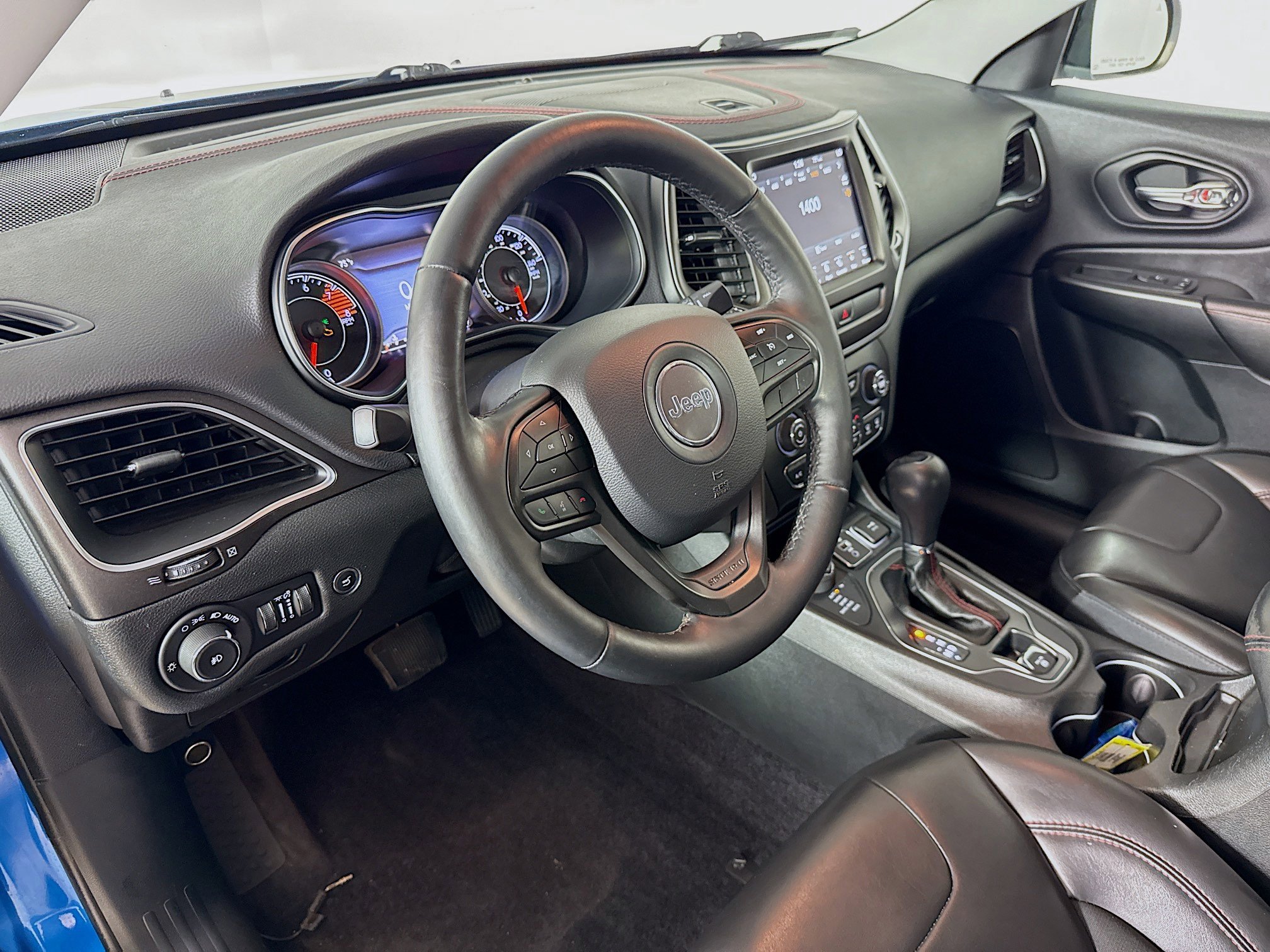 Used 2019 Jeep Cherokee Trailhawk w/ Comfort/Convenience Group AWD/4WD image 8