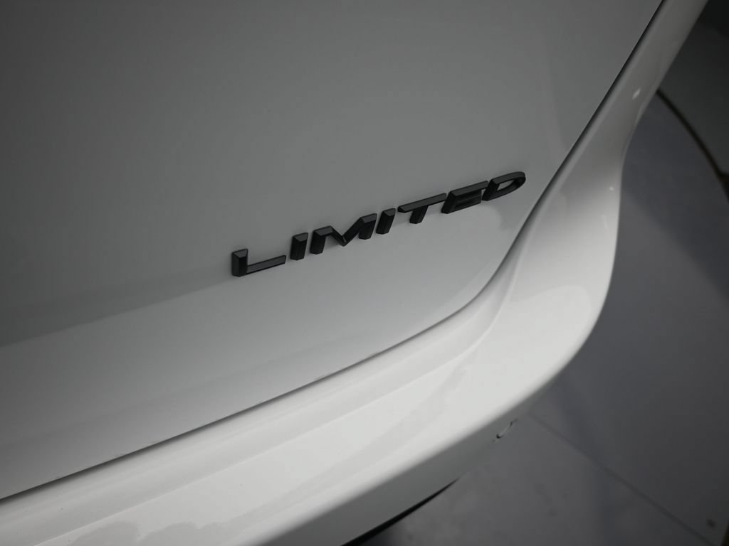 New 2026 Chrysler Pacifica Limited w/ S Appearance Package FWD image 32