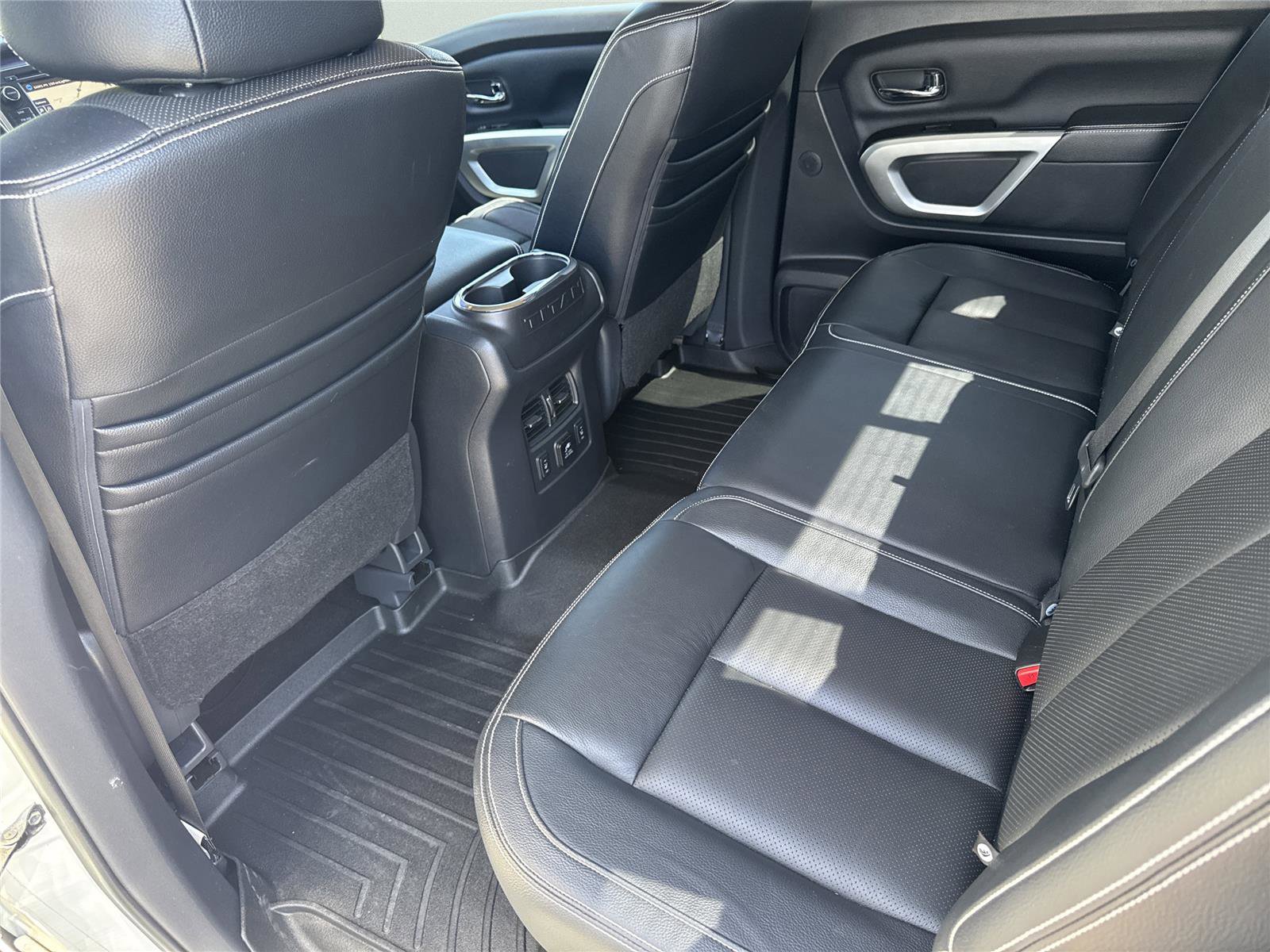 Used 2018 Nissan Titan PRO-4X w/ Pro-4x Convenience Package AWD/4WD image 30
