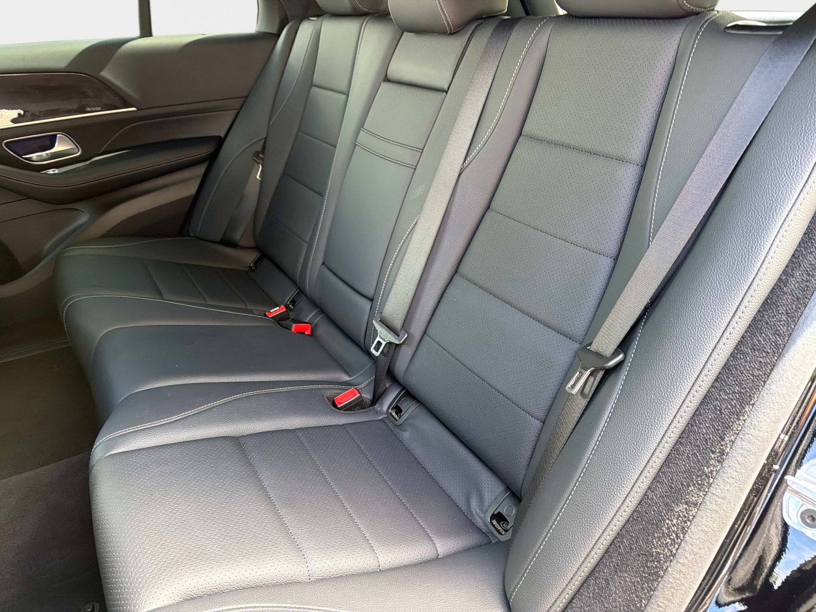 Used 2025 Mercedes-Benz GLE 450e 4MATIC image 32