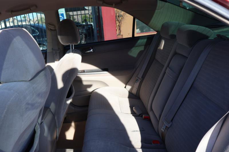 Used 2005 Toyota Camry LE image 25