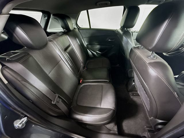 Used 2017 Chevrolet Trax LT w/ LT Convenience Package AWD/4WD image 26