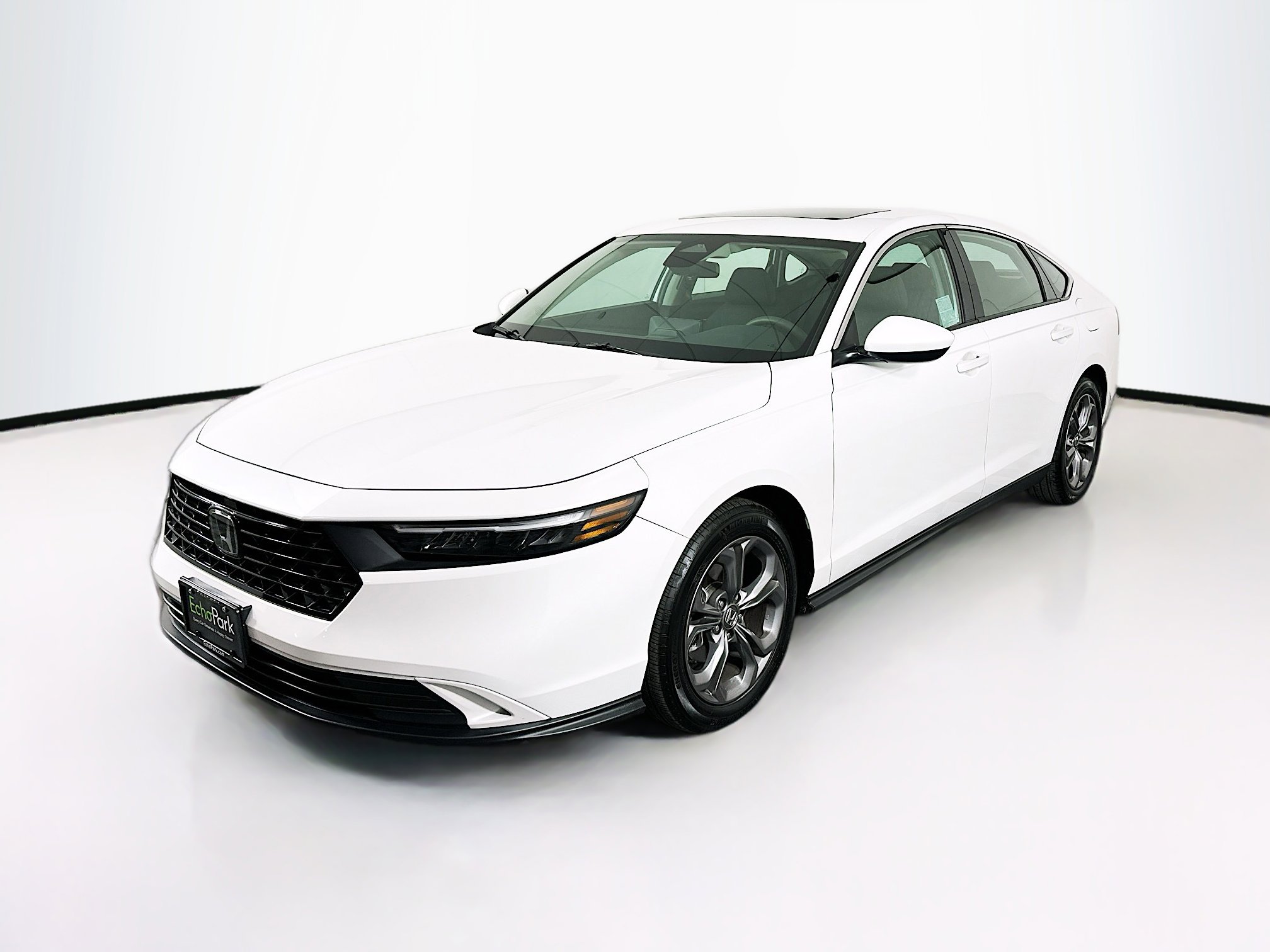 Used 2024 Honda Accord EX image 3