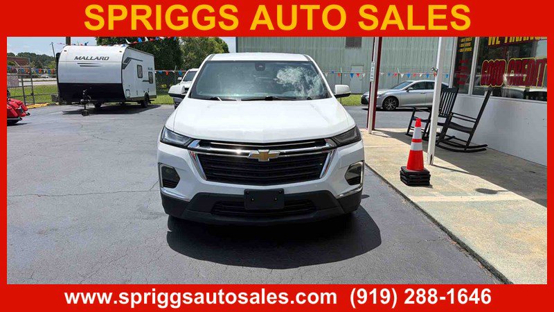 Used 2023 Chevrolet Traverse LS w/ LPO, Cargo Package AWD/4WD image 2