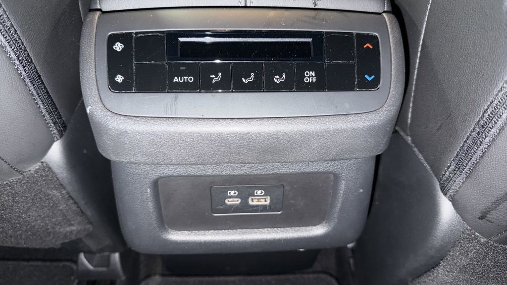 Certified 2025 Nissan Pathfinder SL image 22