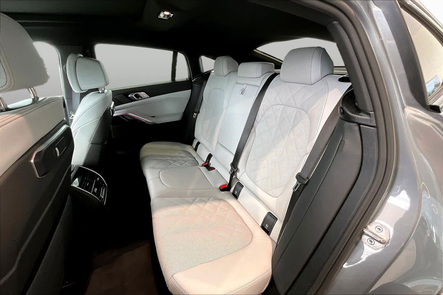 Used 2026 BMW X6 xDrive40i AWD/4WD image 22