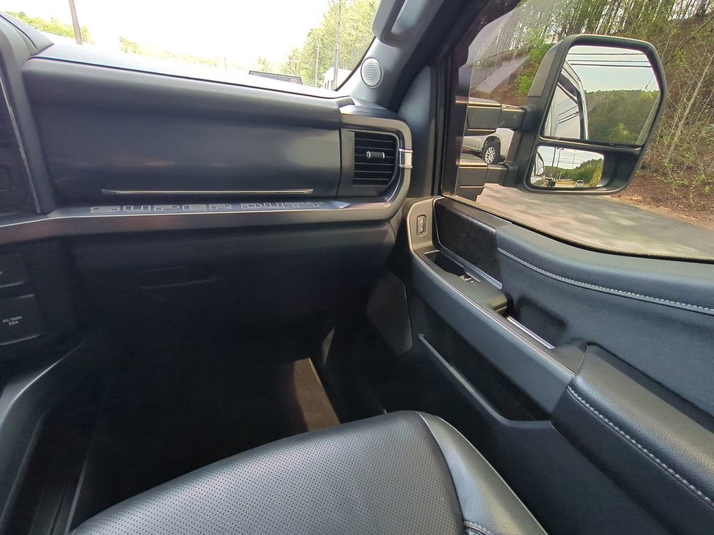 Used 2023 Ford F250 Lariat w/ Lariat Ultimate Package AWD/4WD image 17