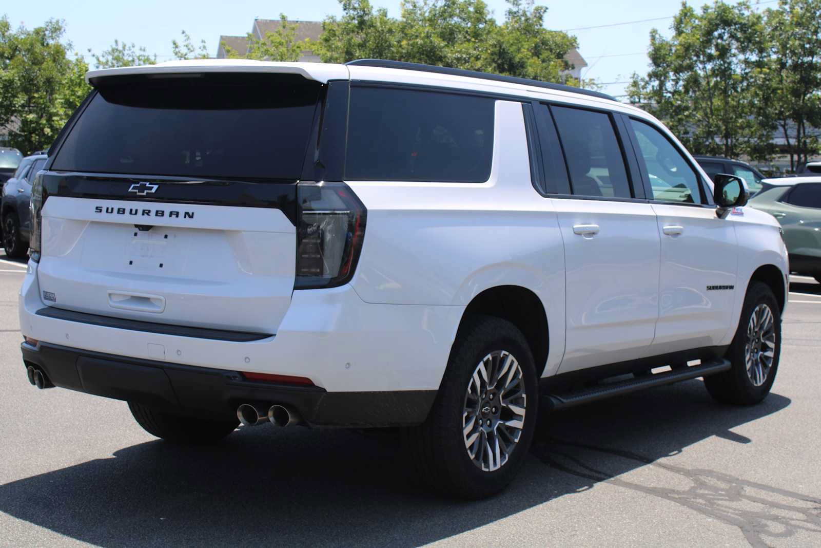 Certified 2025 Chevrolet Suburban Z71 w/ Comfort Package AWD/4WD image 4