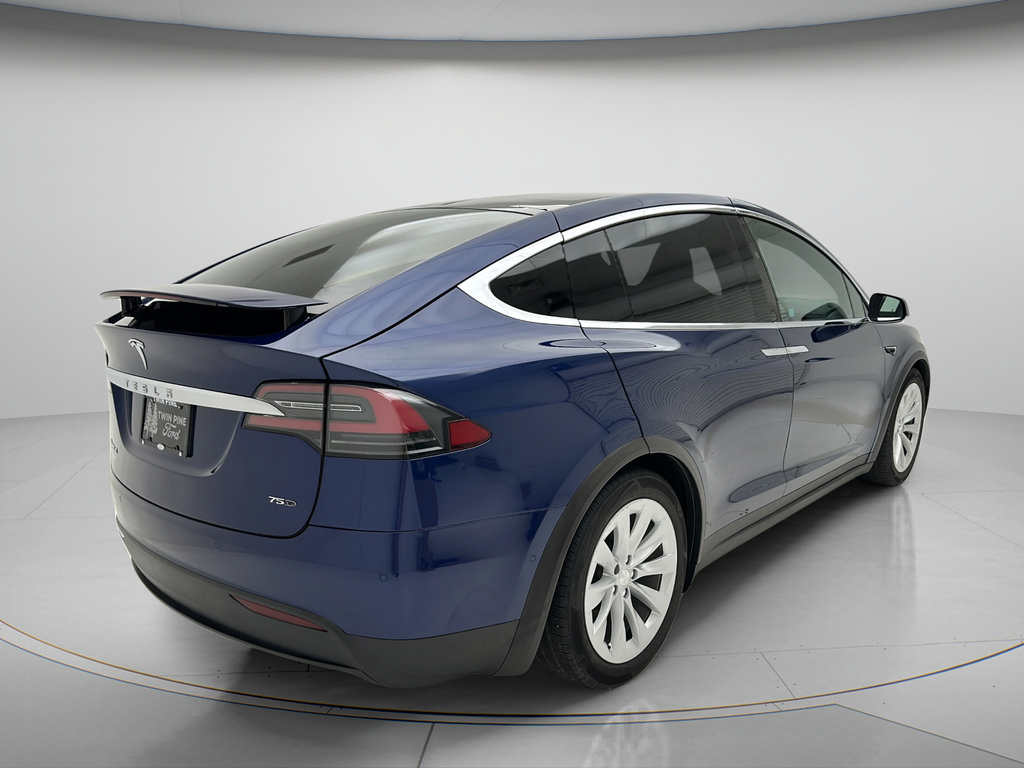 Used 2018 Tesla Model X 75D AWD/4WD image 3