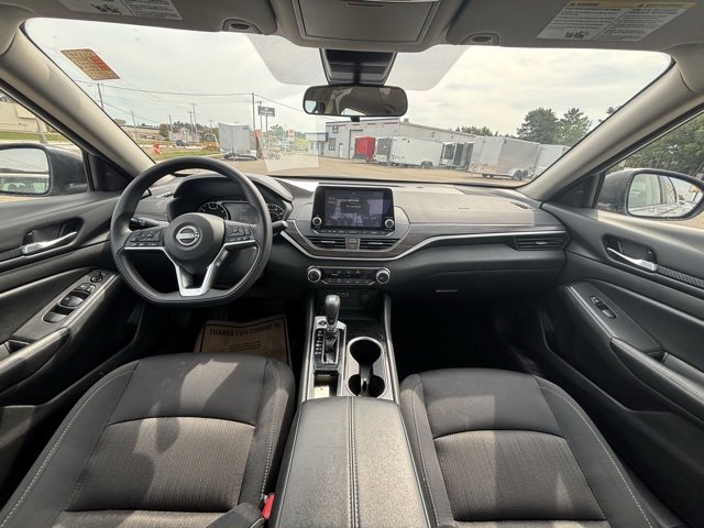 Used 2024 Nissan Altima 2.5 SV image 19