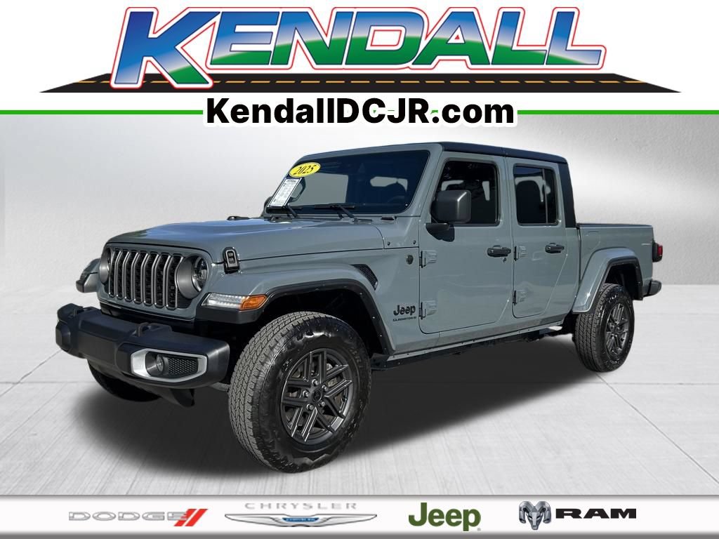 Certified 2025 Jeep Gladiator Sport AWD/4WD image 1