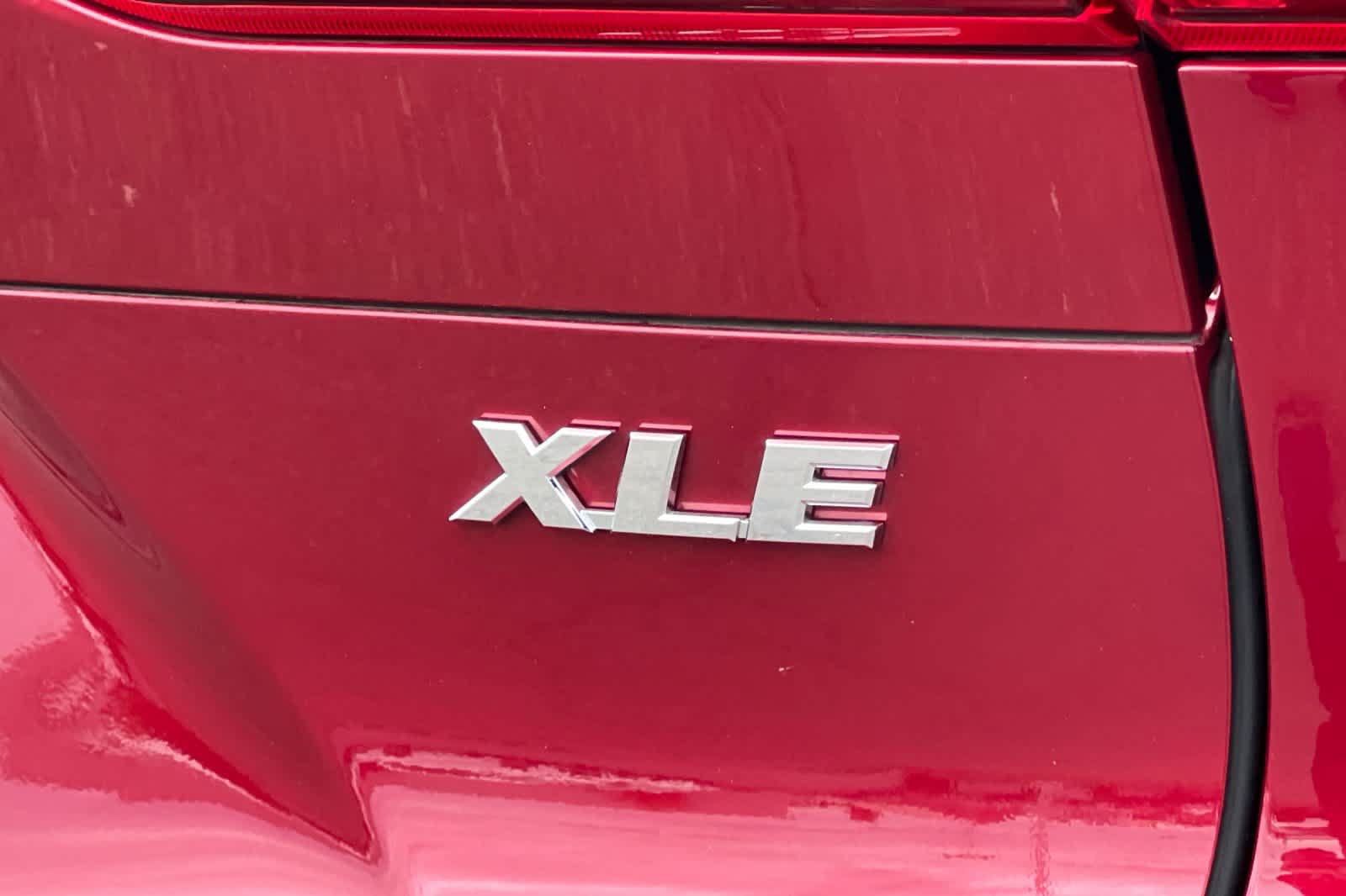 Certified 2023 Toyota Venza XLE AWD/4WD image 32