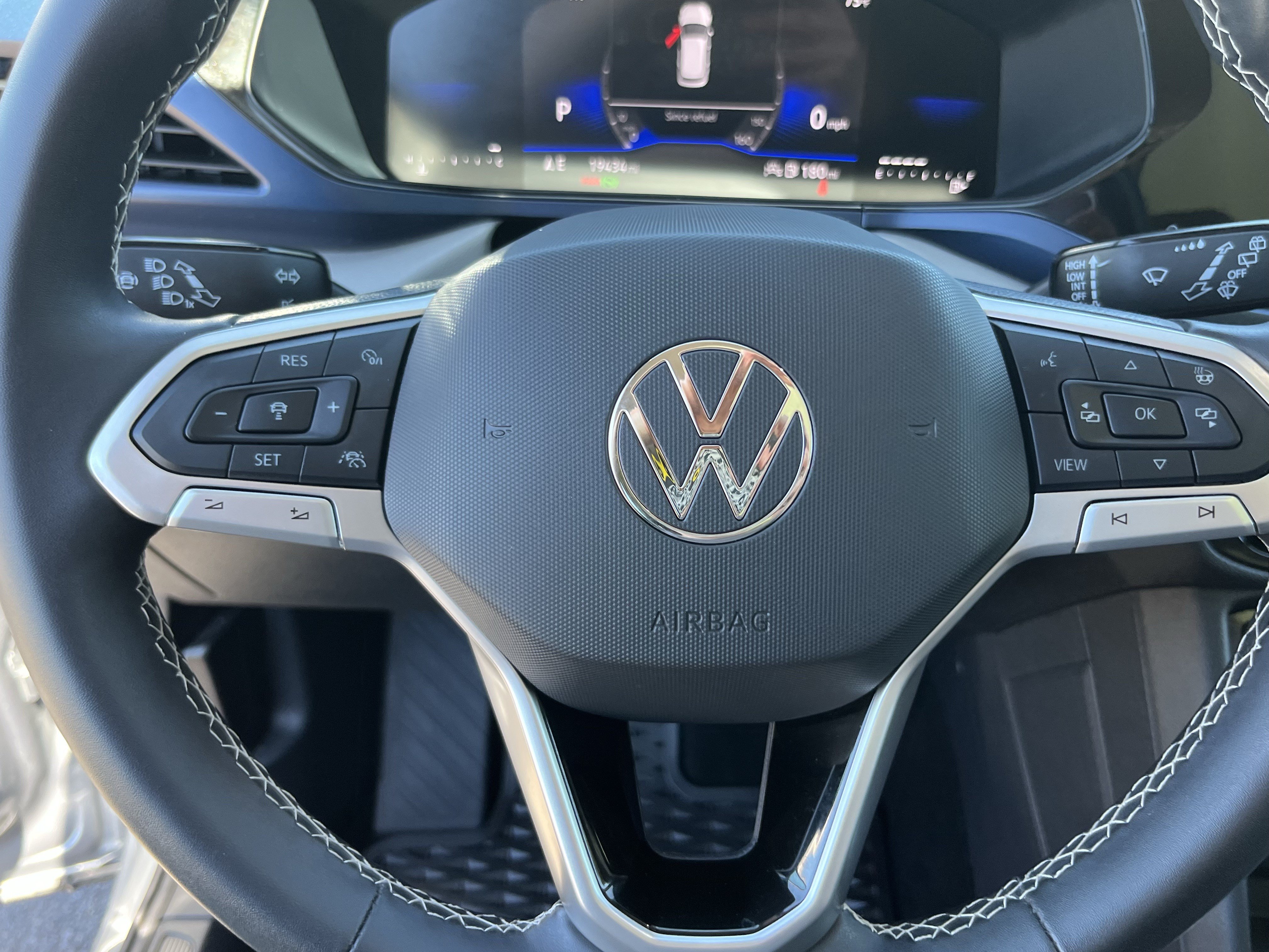 Used 2024 Volkswagen Taos SE w/ Panoramic Sunroof Package AWD/4WD image 18