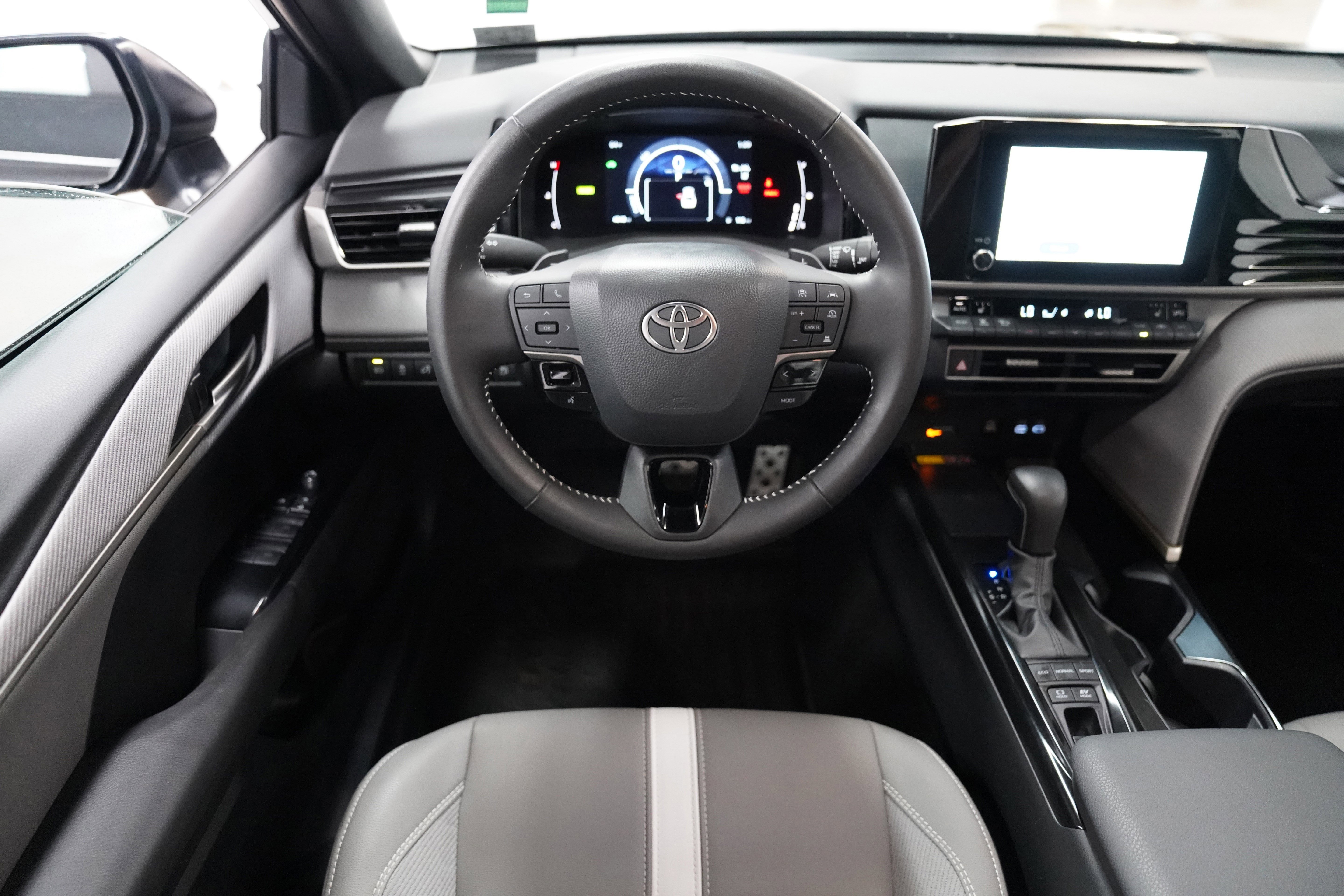 Used 2026 Toyota Camry SE w/ Convenience Package AWD/4WD image 12