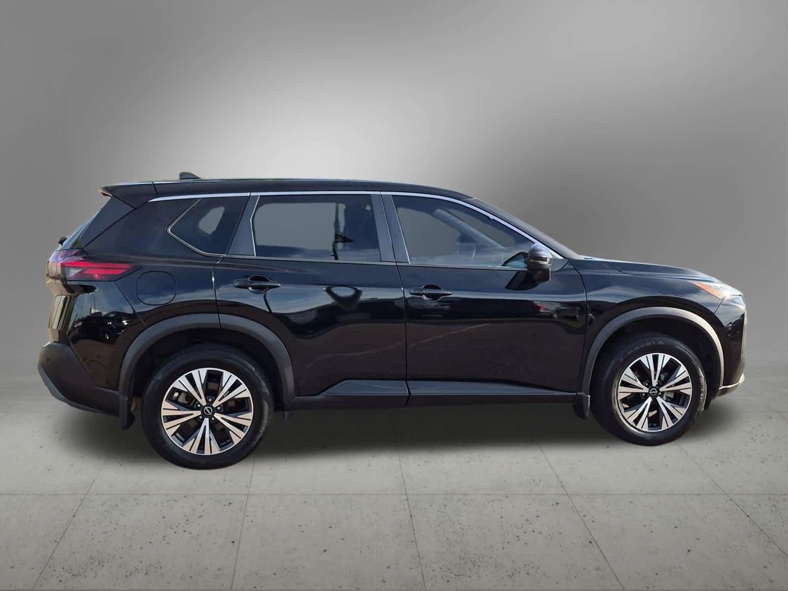 Used 2022 Nissan Rogue SV FWD image 7