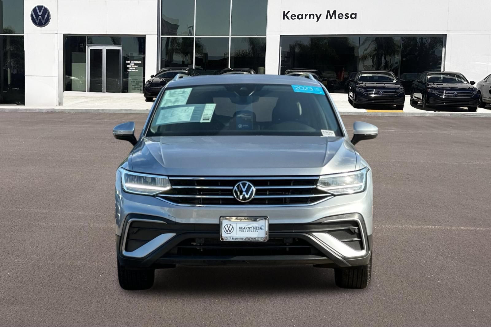 Used 2023 Volkswagen Tiguan SE FWD image 9