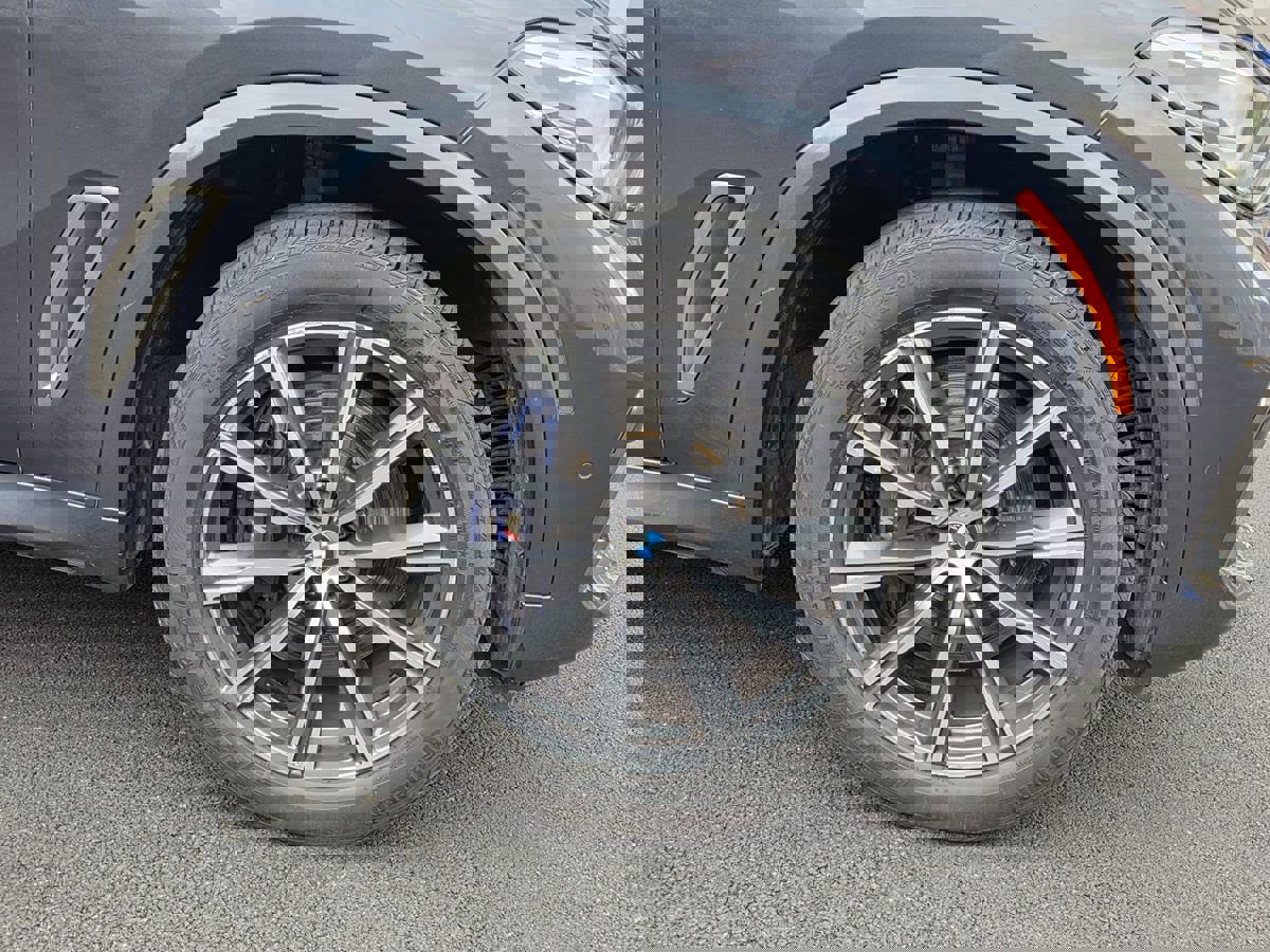 Used 2020 BMW X5 M50i w/ Premium Package image 14