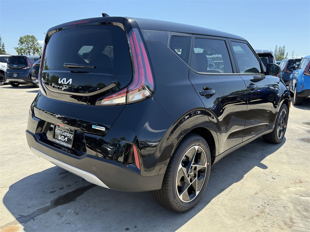 New 2025 Kia Soul EX image 4