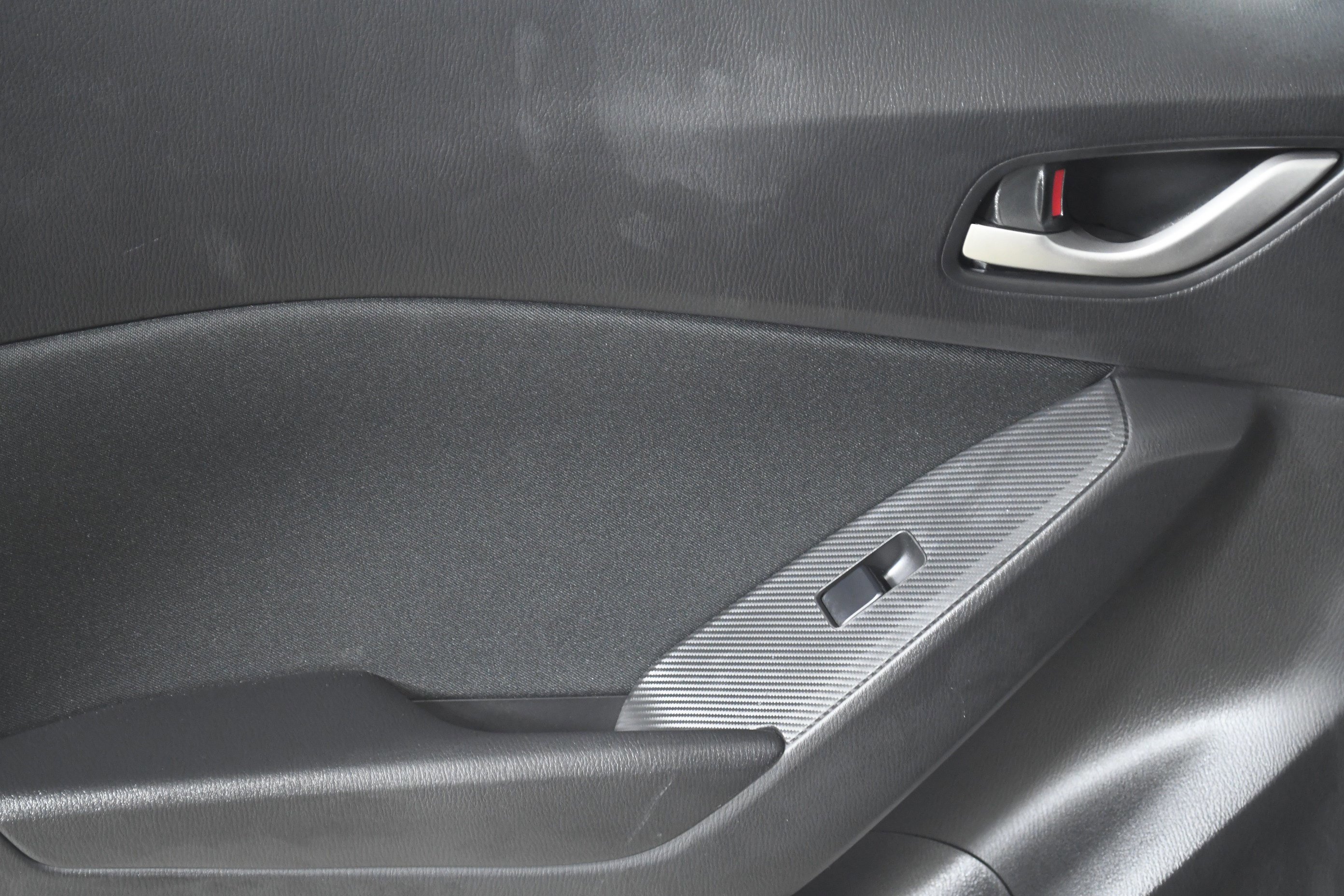 Used 2016 MAZDA MAZDA3 i Sport image 23