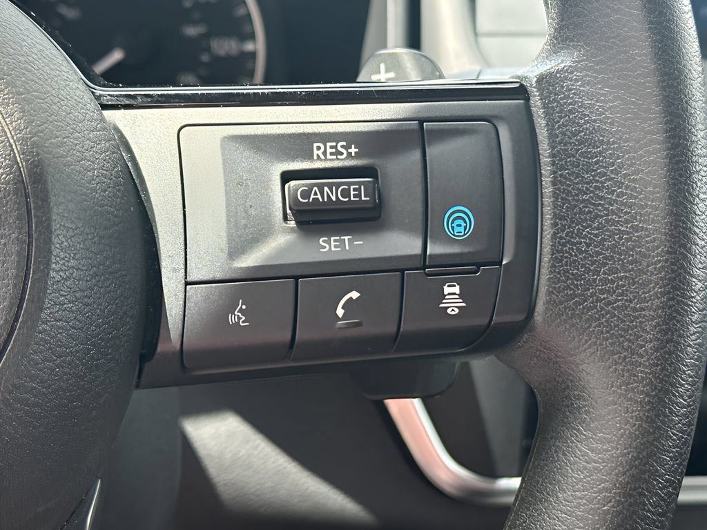 Used 2023 Nissan Rogue SV FWD image 30