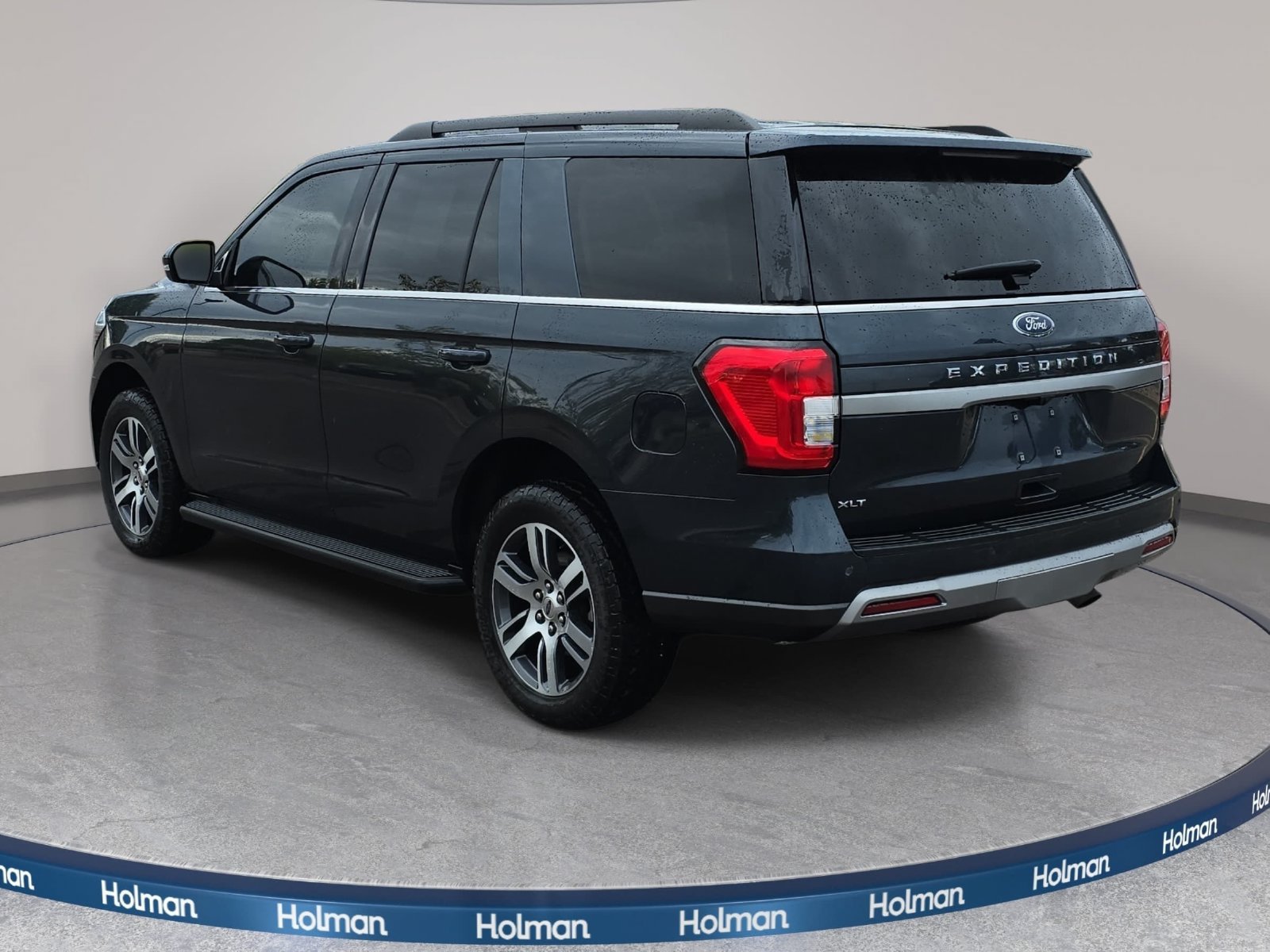 Used 2024 Ford Expedition XLT AWD/4WD image 8