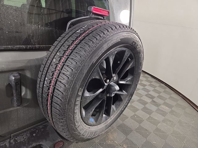 Used 2022 Jeep Wrangler Unlimited Sahara w/ Cold Weather Group image 33