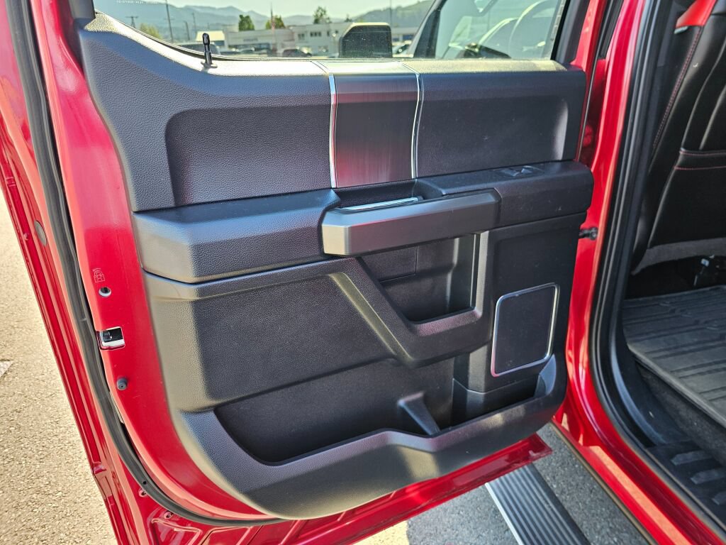 Used 2019 Ford F150 Lariat w/ Equipment Group 502A Luxury AWD/4WD image 12