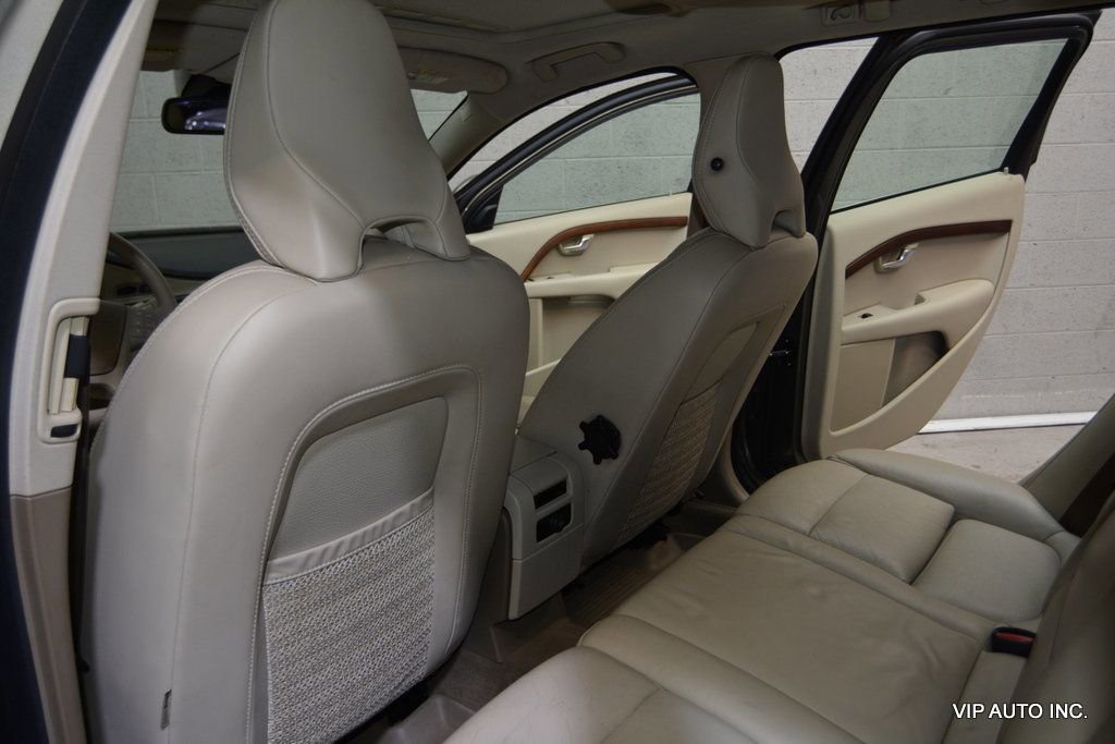 Used 2010 Volvo XC70 3.2 image 20