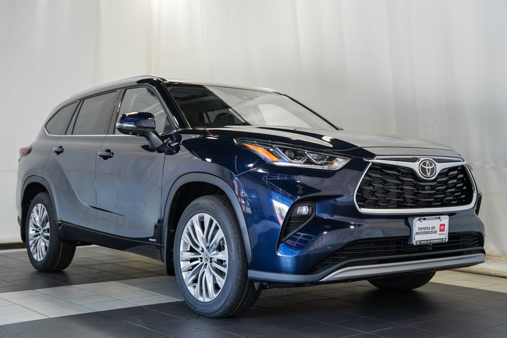 New 2026 Toyota Highlander Platinum