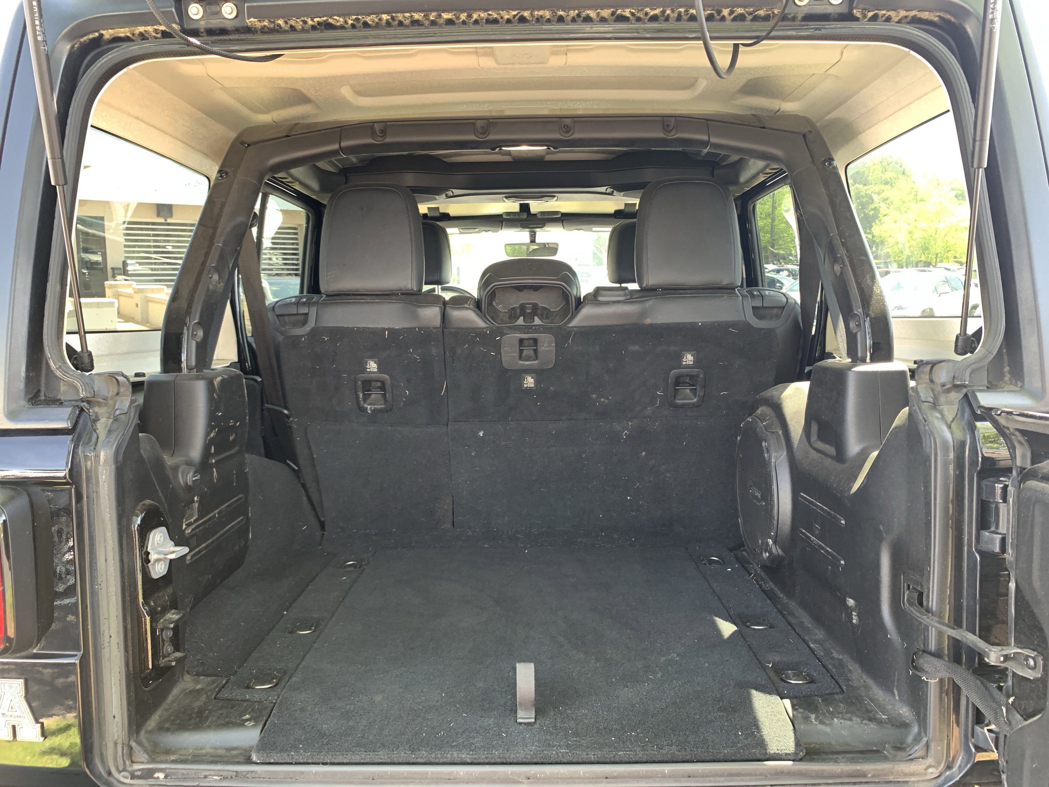 Used 2018 Jeep Wrangler Unlimited Sahara AWD/4WD image 34