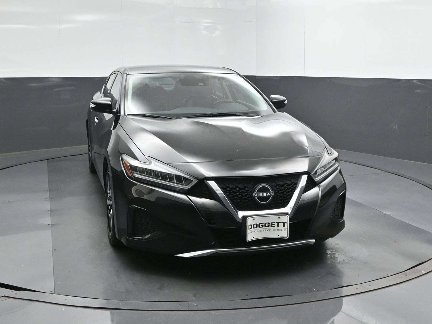 Used 2023 Nissan Maxima SV w/ Floor Mat Group FWD image 17