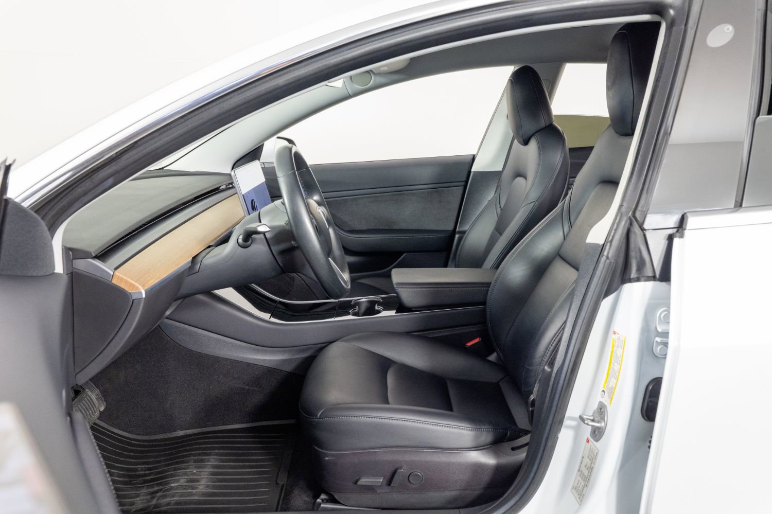 Used 2018 Tesla Model 3 Long Range image 14