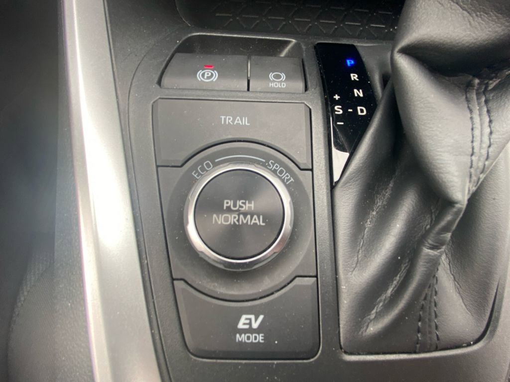 Used 2024 Toyota RAV4 XLE w/ Convenience Package AWD/4WD image 17