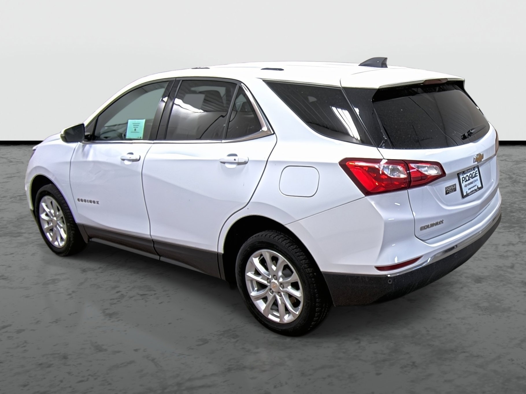 Used 2018 Chevrolet Equinox LT FWD image 2