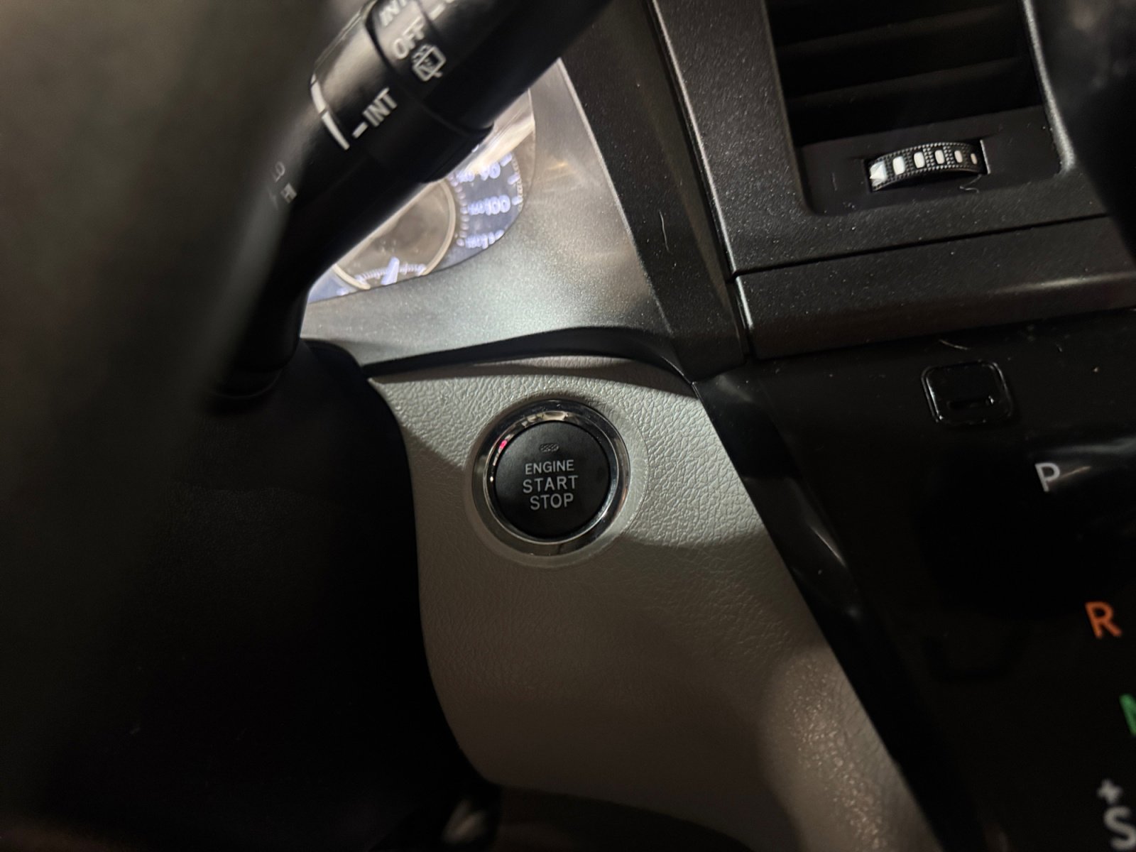 Certified 2019 Toyota Sienna LE w/ LE Preferred Package FWD image 30