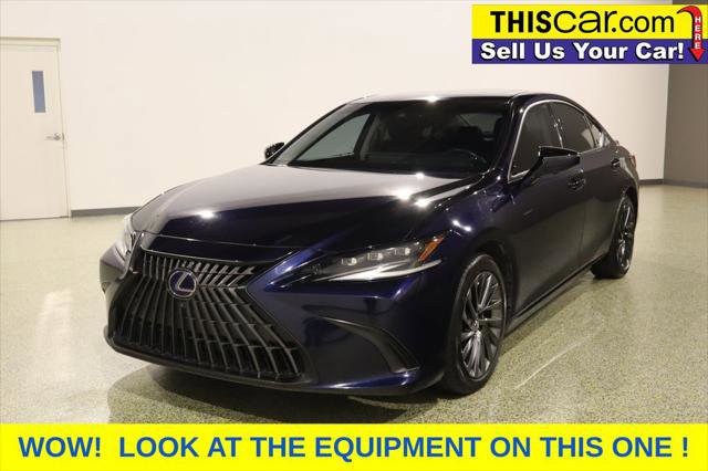 Used 2022 Lexus ES 300h Ultra Luxury w/ Accessory Package 2 FWD image 4