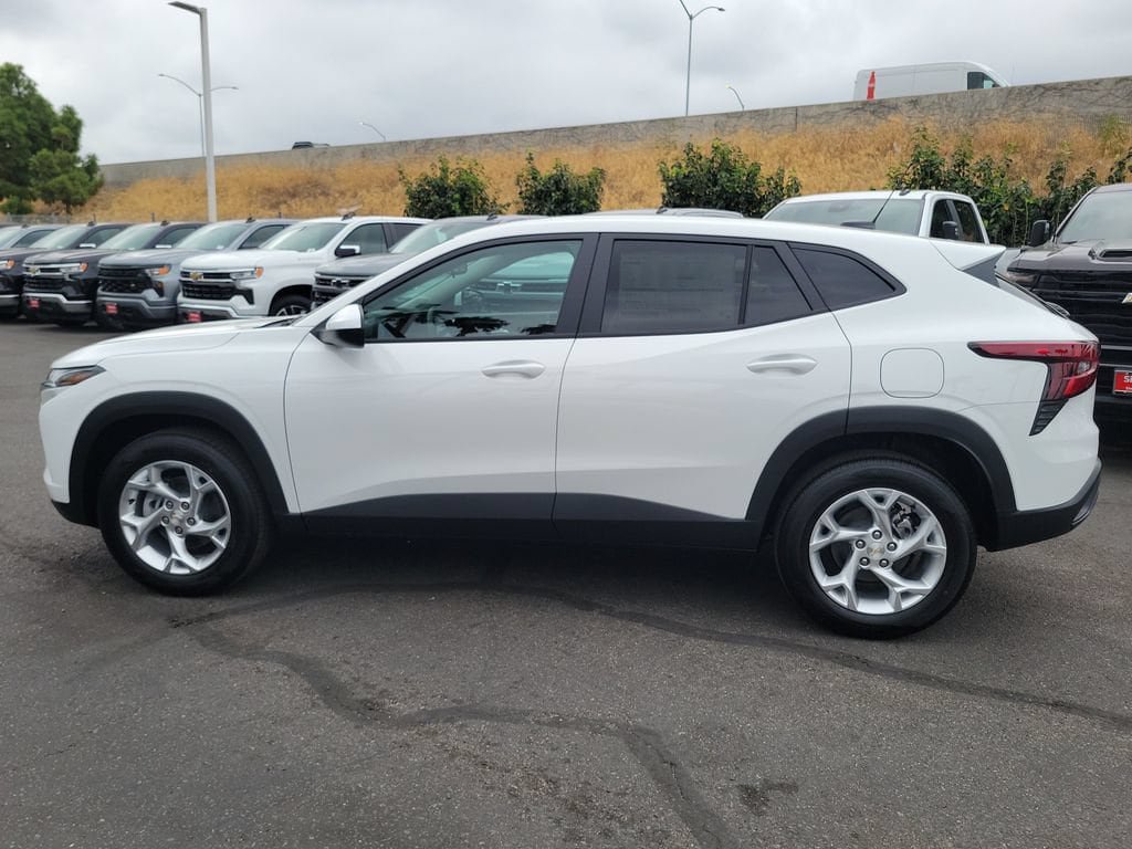 New 2026 Chevrolet Trax LS w/ LS Convenience Package FWD image 22