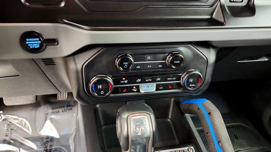 Used 2023 Ford Bronco Black Diamond w/ Sasquatch Package AWD/4WD image 16