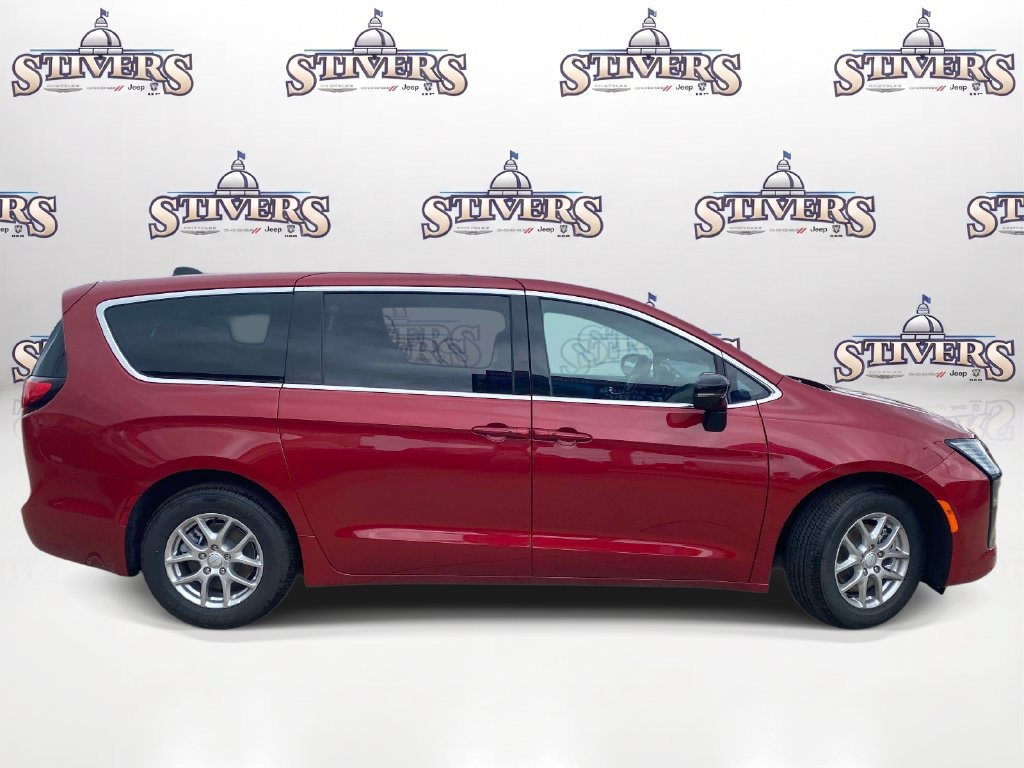 New 2027 Chrysler Pacifica Select FWD image 6