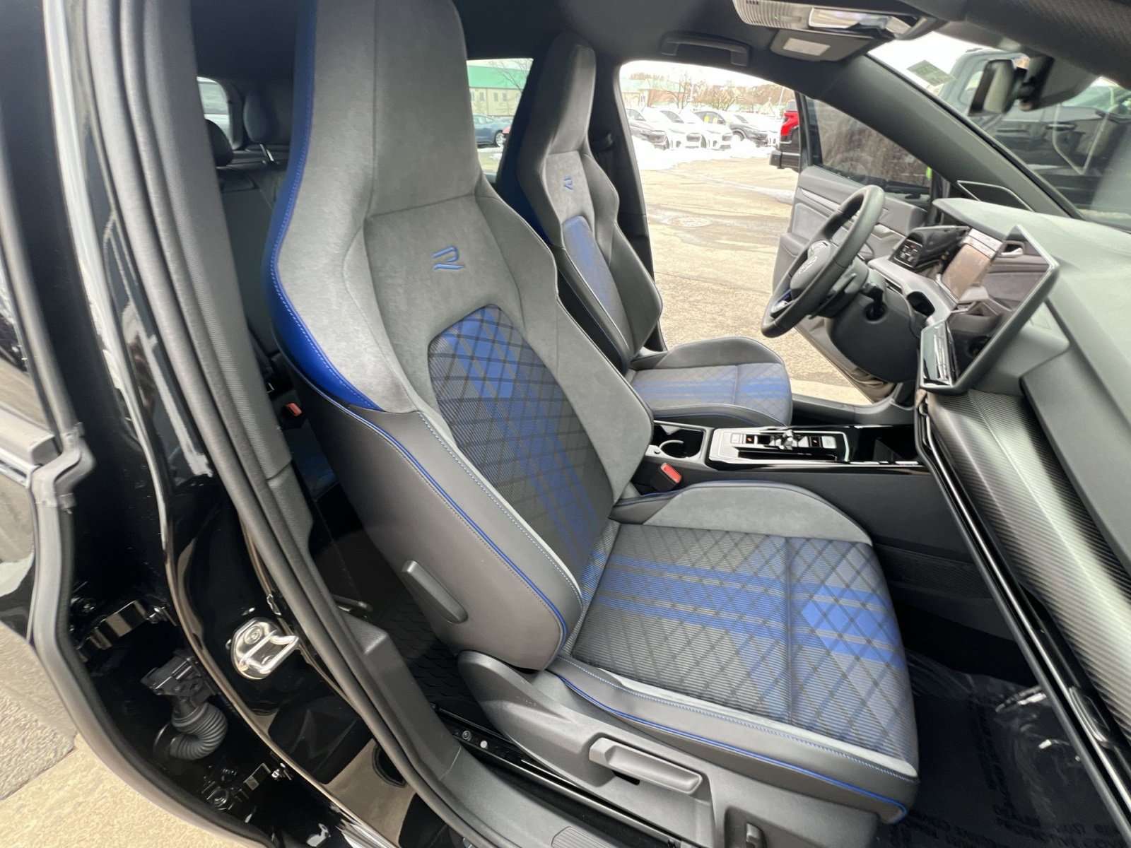 Used 2025 Volkswagen Golf R Black Edition image 26